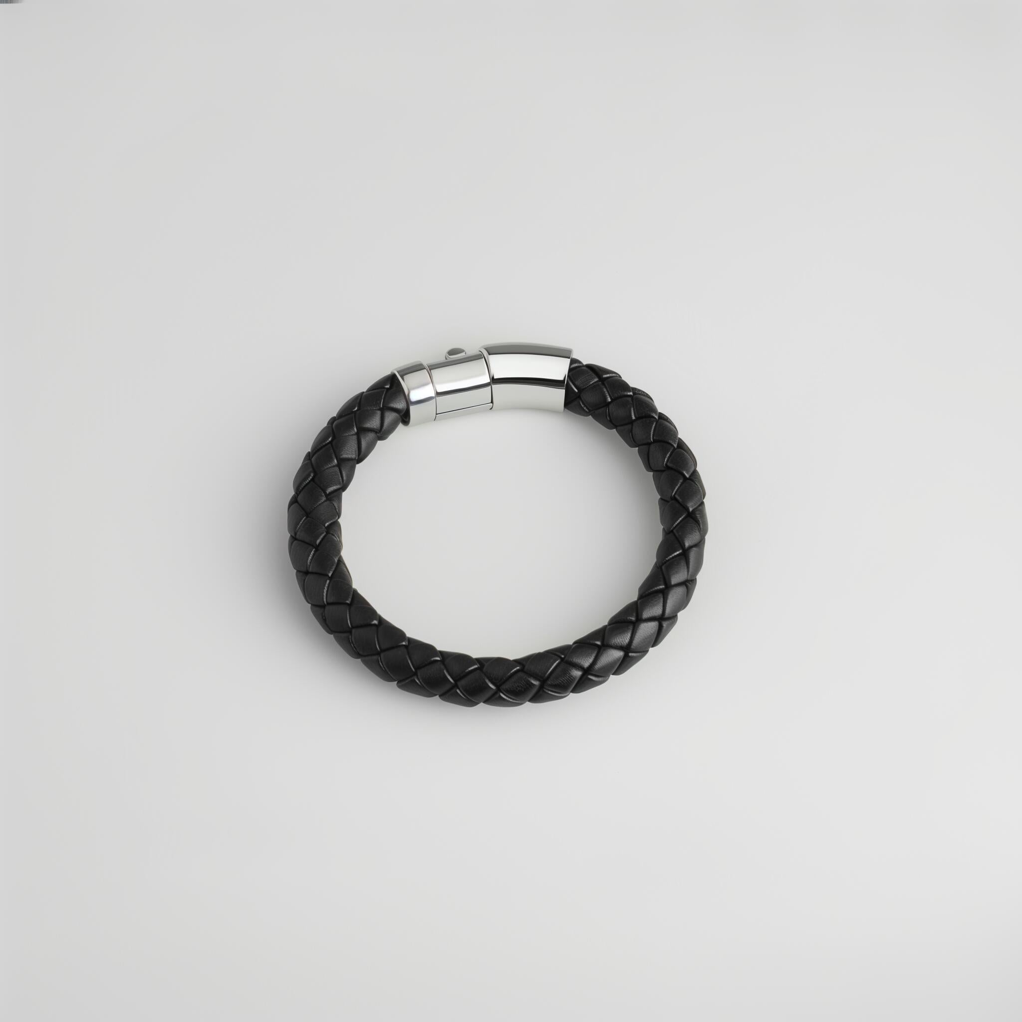 Women’s leather strap bracelet